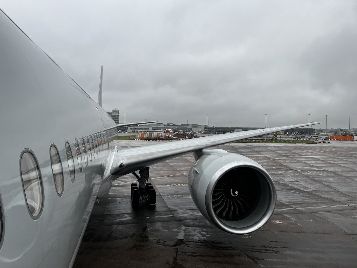 AviateAddict's tweet image. My week of #wingfriday for #pilotsoftwitter pleasing both #Teamlowwing and #Teamhighwing as I fly #TeamAnyWing #AvGeeks #FunkyAviation