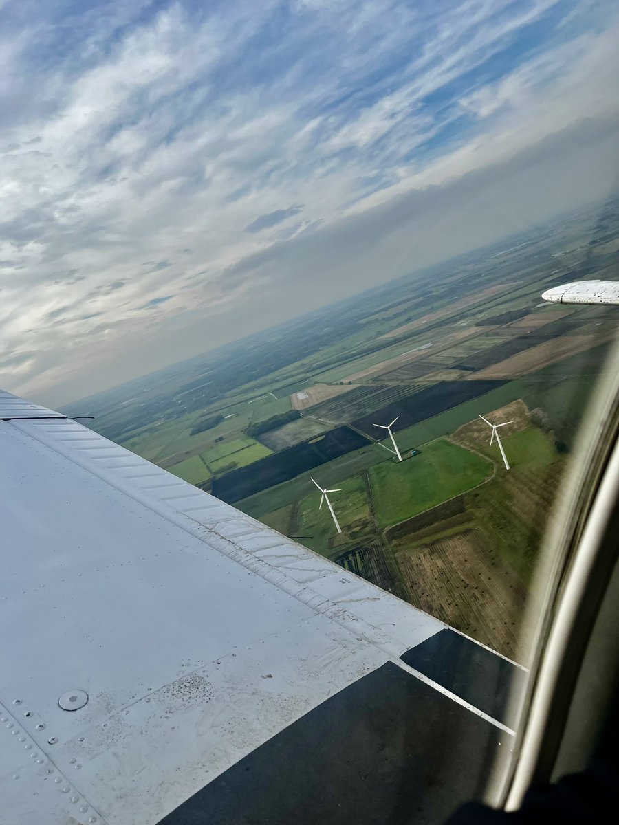 AviateAddict's tweet image. My week of #wingfriday for #pilotsoftwitter pleasing both #Teamlowwing and #Teamhighwing as I fly #TeamAnyWing #AvGeeks #FunkyAviation