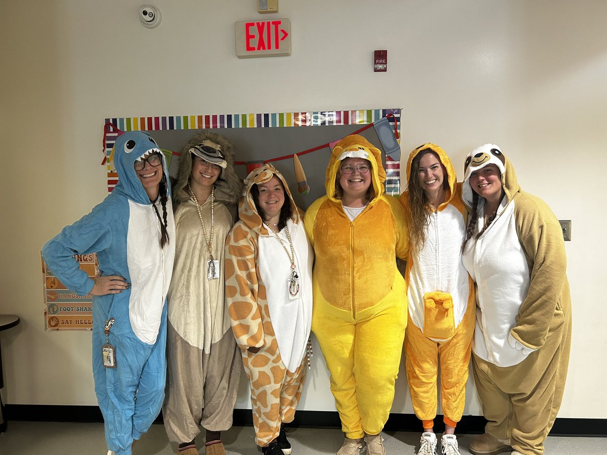 PJ Day with the best team! <a href="/GracemorNKC/">Gracemor Elementary Lions</a> <a href="/NKCSchools/">NKC Schools</a> #GracemorPride