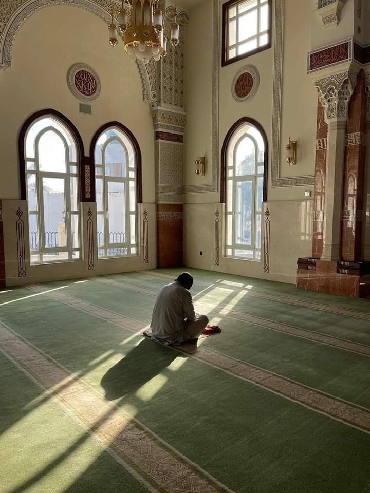 "اللهم قربني إليك قرب المحب، لا قرب المحتاج."❤️