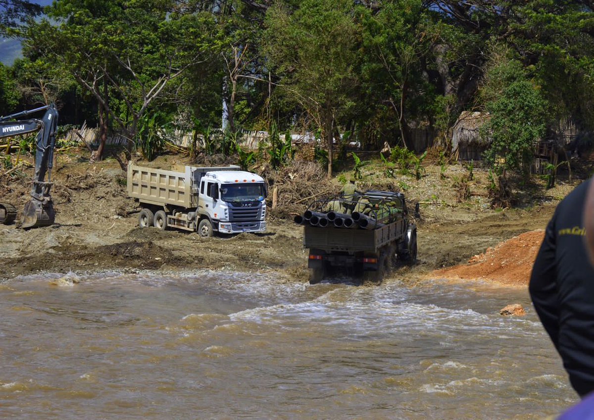AylinAlvarezG's tweet photo. En tiempos de emergencia energética y de recuperación por el huracán Oscar, decimos como #Fidel:

"Un pueblo así, que de tal manera y tan serenamente, tan admirablemente afronta situaciones tan difíciles, es un pueblo que tiene derecho a conquistar lo que anhela". https://t.co/uUjW6fgarS