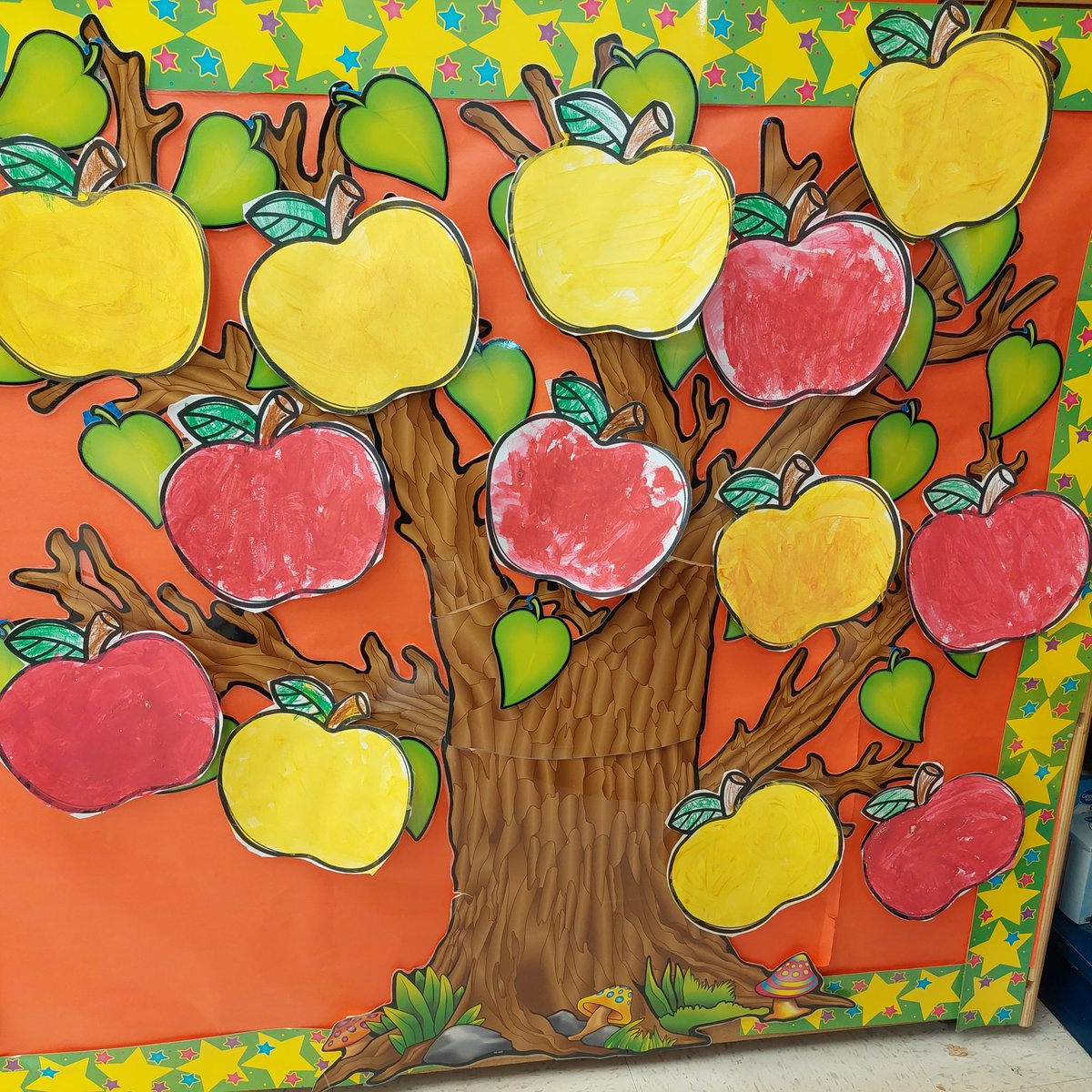 It was just summer when we started Pre-K. Fall has brought its changes. Painting and cutting (with help) out apples for our unit on food  <a href="/Bullock_Bears/">Bullock Elementary</a>  <a href="/TrichellBrian/">Brian Trichell</a>  <a href="/lilyca24/">Dr. Lily Dominguez</a>  <a href="/ChasityDBass/">Chasity Bass</a>  <a href="/gisdnews/">Garland ISD</a>  #GISDPreK