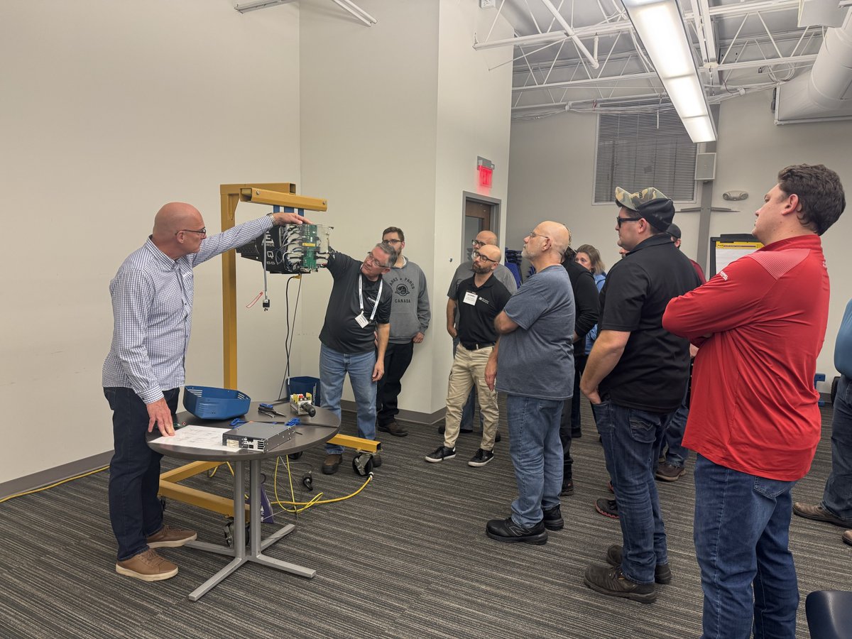 Service School is in Session 🛠️

The learning continued this week at Gorbel® headquarters in New York! In this photo, our dealers are getting a hands-on tutorial about maintenance and repair techniques for our G-Force® Device. 

#Gorbel #Ergonomics #Technology #Learning #Business