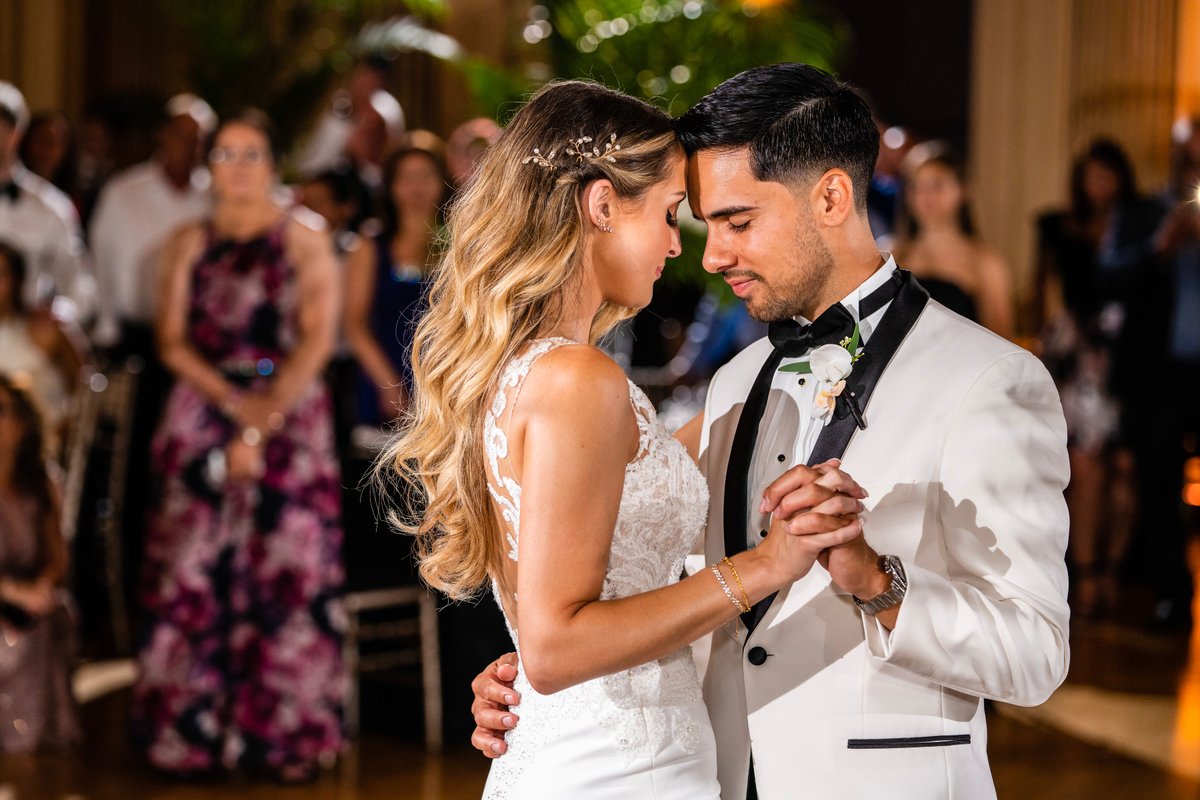 jjstudiosphila's tweet image. Love filled the air as Megan and Javi shared their first dance as newlyweds, surrounded by their closest loved ones. Here's to seizing unforgettable moments. 💍💃 #PhillyWeddingMagic #FirstDanceFeels #UnforgettableMoments #DancingIntoForever #HeartfeltDance #SurroundedByLove