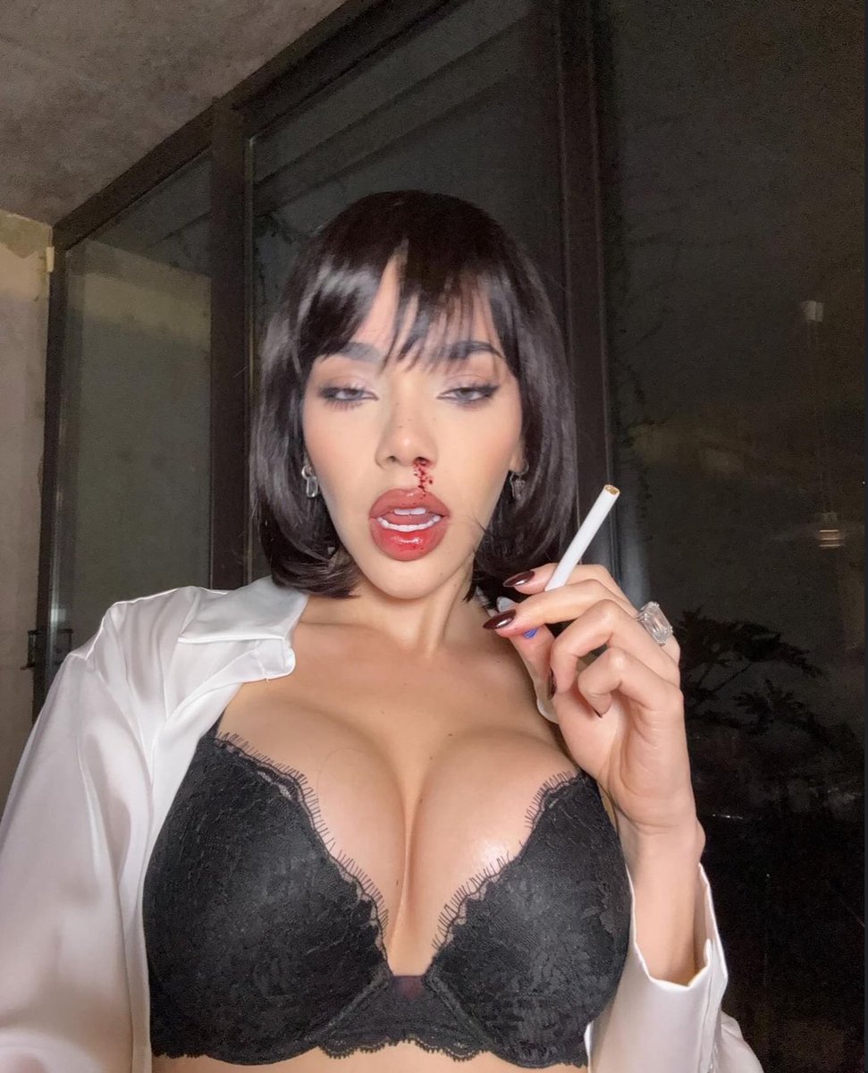 Kenia Os se disfrazó de la iconica Mía Wallace (Pulp Fiction)