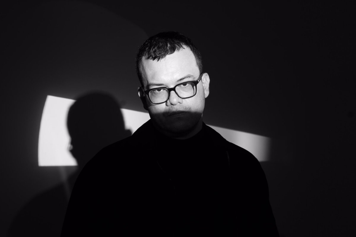 Hola a todos por acá entrenando nuevas fotos gracias a  @cosmequintero y @madeleinewm  y este  mes de noviembre compartiendo música  el sábado  en @caminorealparrillabar_salento  con los amigos del Quindio y el 22 nos vemos en la cédula por @electrip.trip