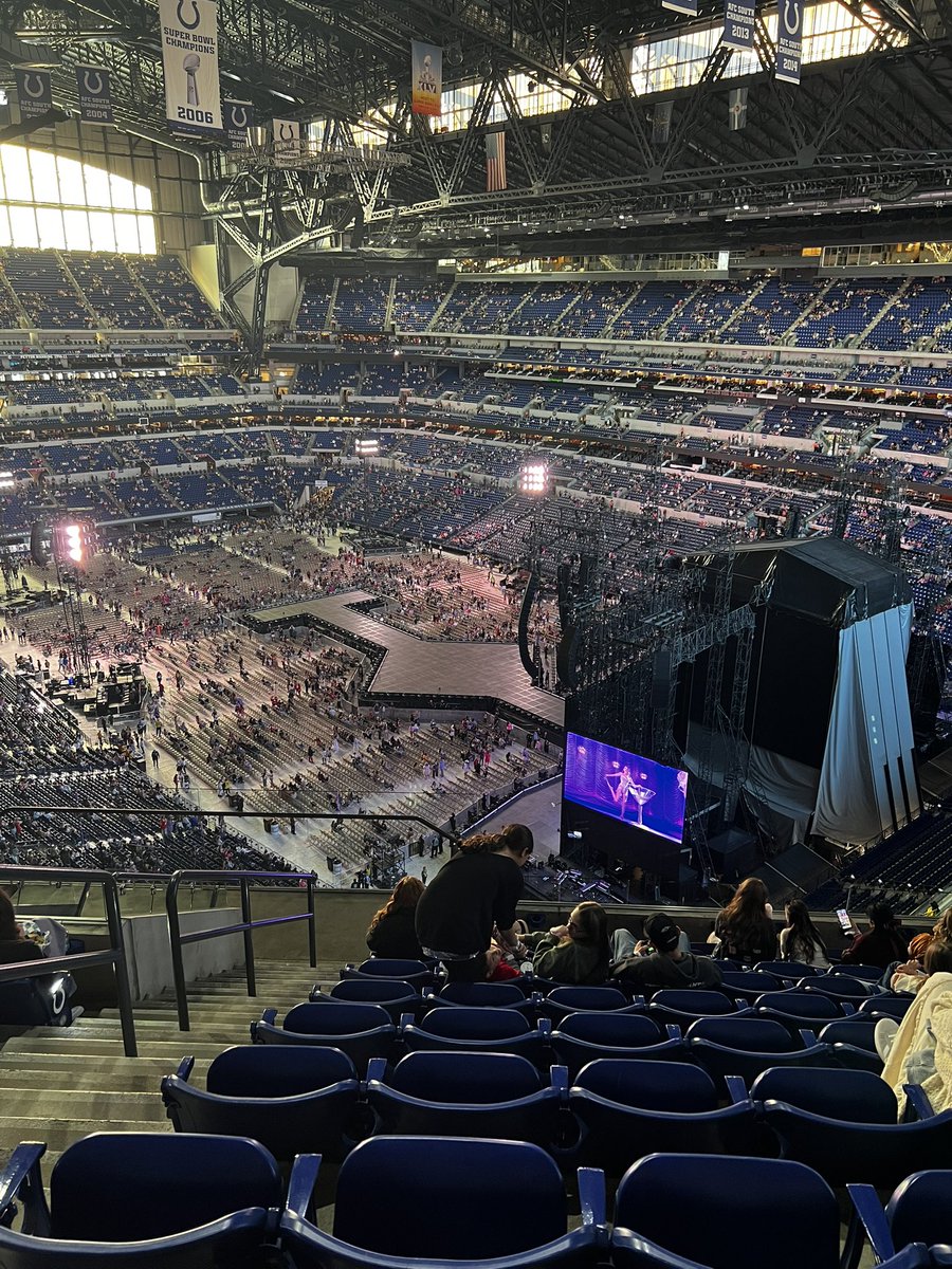 rissier00's tweet photo. AHHHHHH WE’RE HERE!!!! Come see us for bracelets #IndyTSTheErasTour Section 604, row 10, seats 10-13! ❤️ https://t.co/p9v42gDMtn