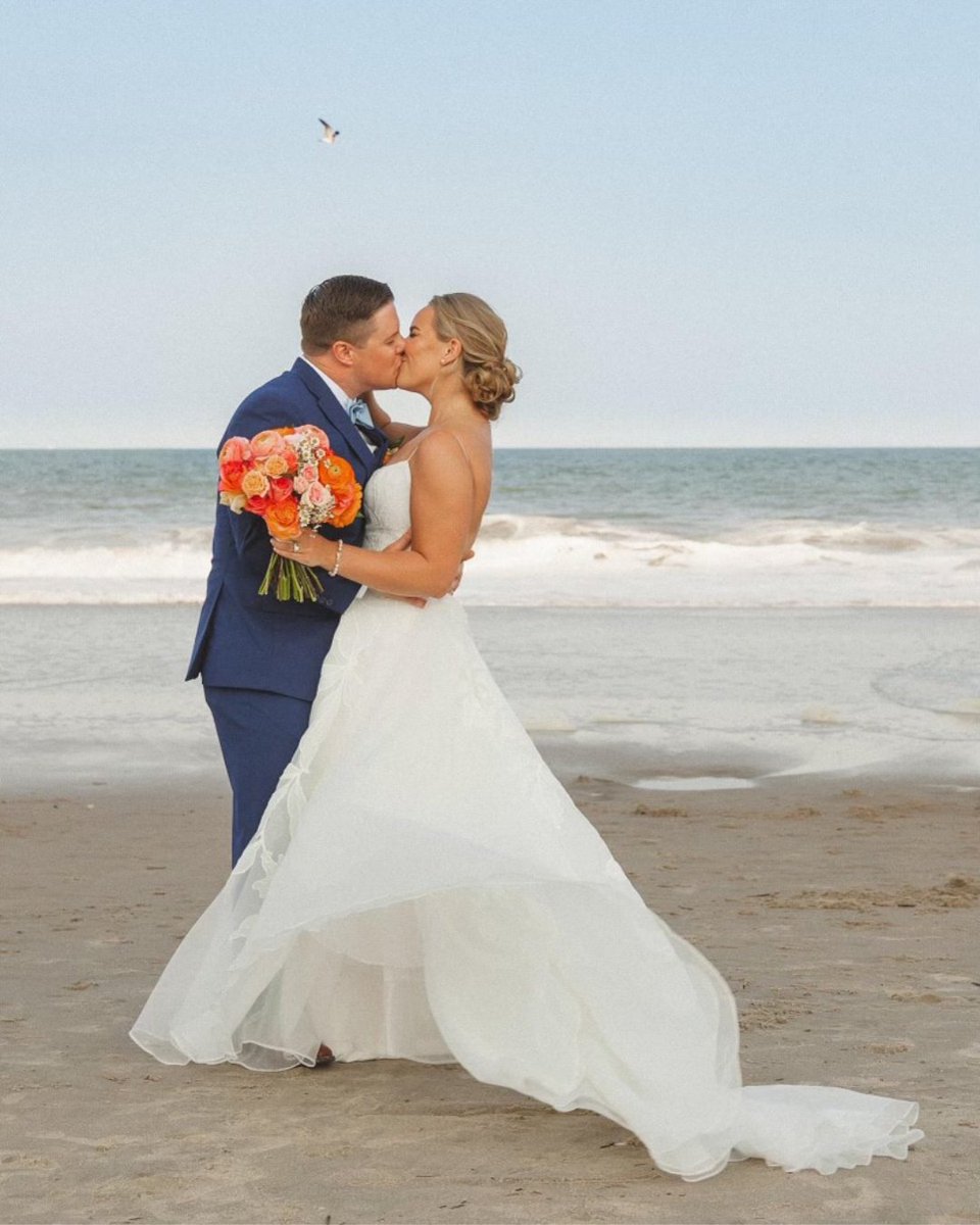 SaleroBeach's tweet photo. At Salero, we create beach weddings that reflect your unique style and vision, paired with a culinary experience that leaves a lasting impression.  📸 = @truenorth.bygina https://t.co/Sh0MjnLB62