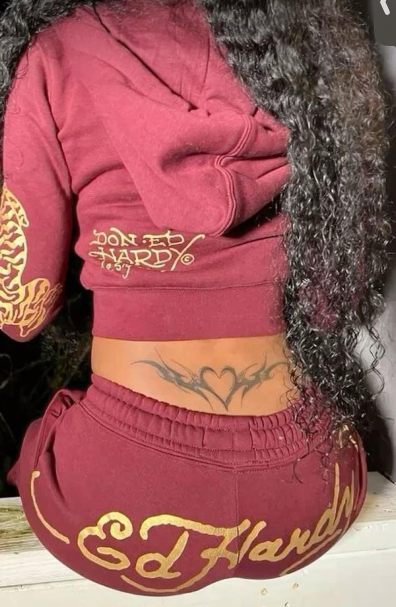 layxsnv's tweet image. tramp stamp tattoo thread 😍😍😍🔥🔥🔥💋