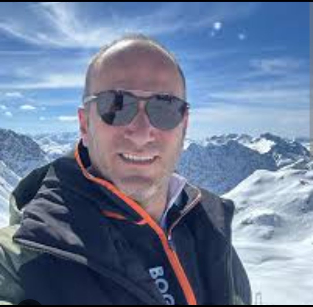 StankovTanja's tweet photo. Danilo Bojović SNS investitor,Gemax gradnja iz Novog sada.
Nečovek koji je od silnih para izgubio empatiju i cereka se na mestu nesreće.
Zaslužio je javni linč bar na twiteru. https://t.co/BXXiURYiwr