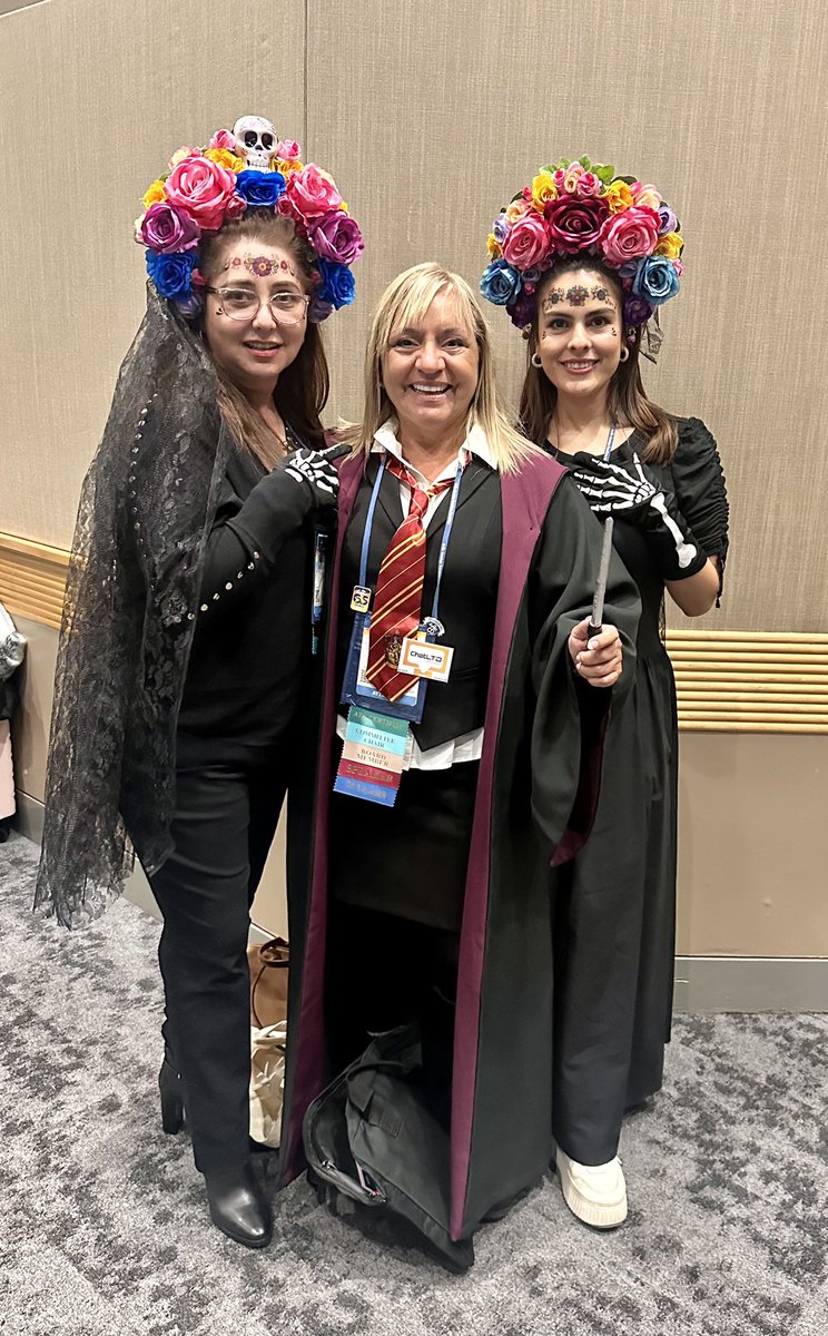 eSpLanguage's tweet image. Catrinas and Hermione visiting #ATA65 @andybenzo @NoraDiazB