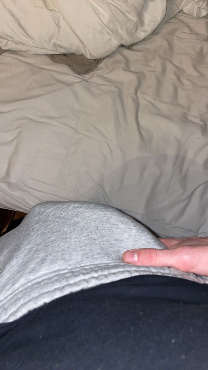 BueSander's tweet photo. Link in bio for pants off🙈 https://t.co/dT881dE5cC