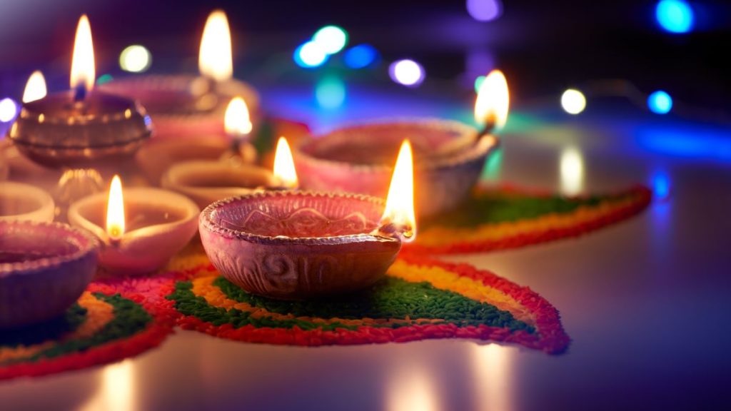 UKONSmember's tweet photo. Today has marked the first of 5 days of Diwali Celebration. Celebrating light over darkness, good over evil and knowledge over ignorance. 

A reminder to celebrate good. Happy Diwali to all UKONS members celebrating. 

@UKONSmember  #DiwaliCelebration https://t.co/MkPQvJAVnU