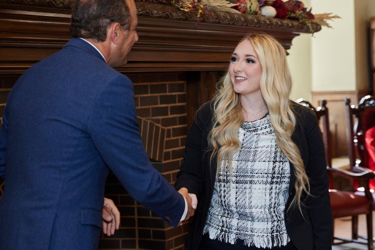 OUNursing's tweet photo. Congratulations to Caitlin Newton for being selected as the Outstanding Senior for the Fran and Earl Ziegler College of Nursing.  #OUNursing #FutureOUNurse https://t.co/oVODy46sVJ