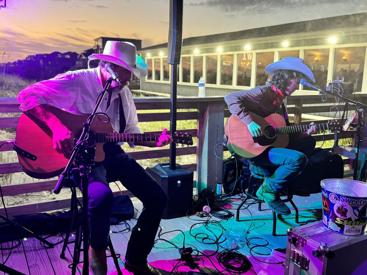 Jamming at the OCP #singersongwriter #LiveMusic #beach #halloween2024