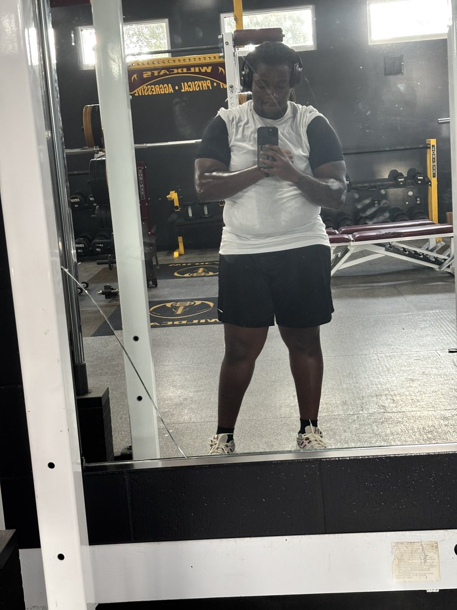 gocrazy50's tweet photo. Might not see it but best believe I’m working🫣 (currently at 295 adding more muscle day by day) https://t.co/7Qxn7mDZw8