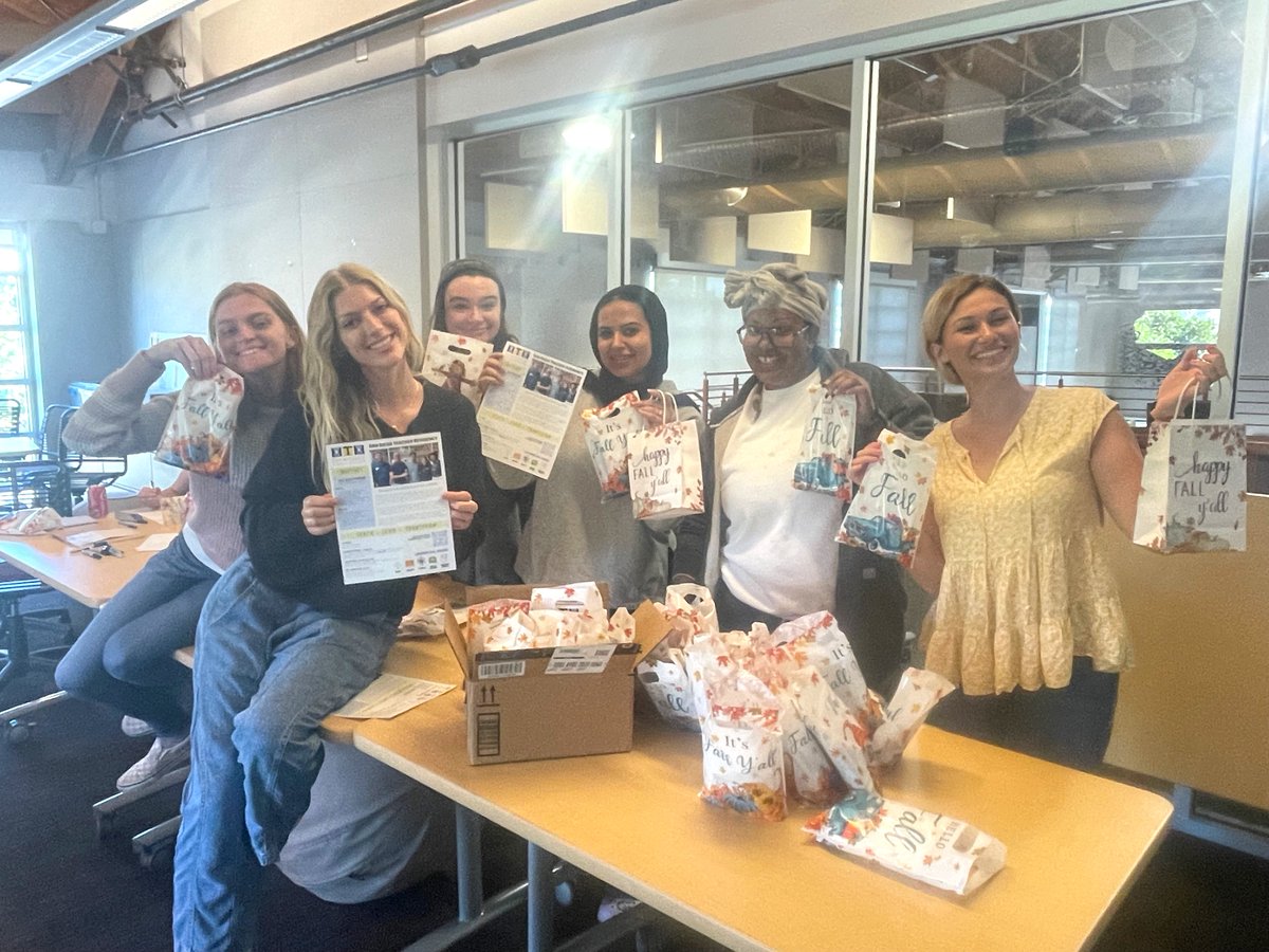 hthgse's tweet image. Happy Fall 🍂  Our SDTR residents used their lunch break today to help make goodie bags for our next candidates. Keep an eye out, HTH K-12 friends- you've got treats coming soon! ☺️ 🌻 

#alltreats #notricks #happyfall #seasongreetings #teacherresidency #residencylife