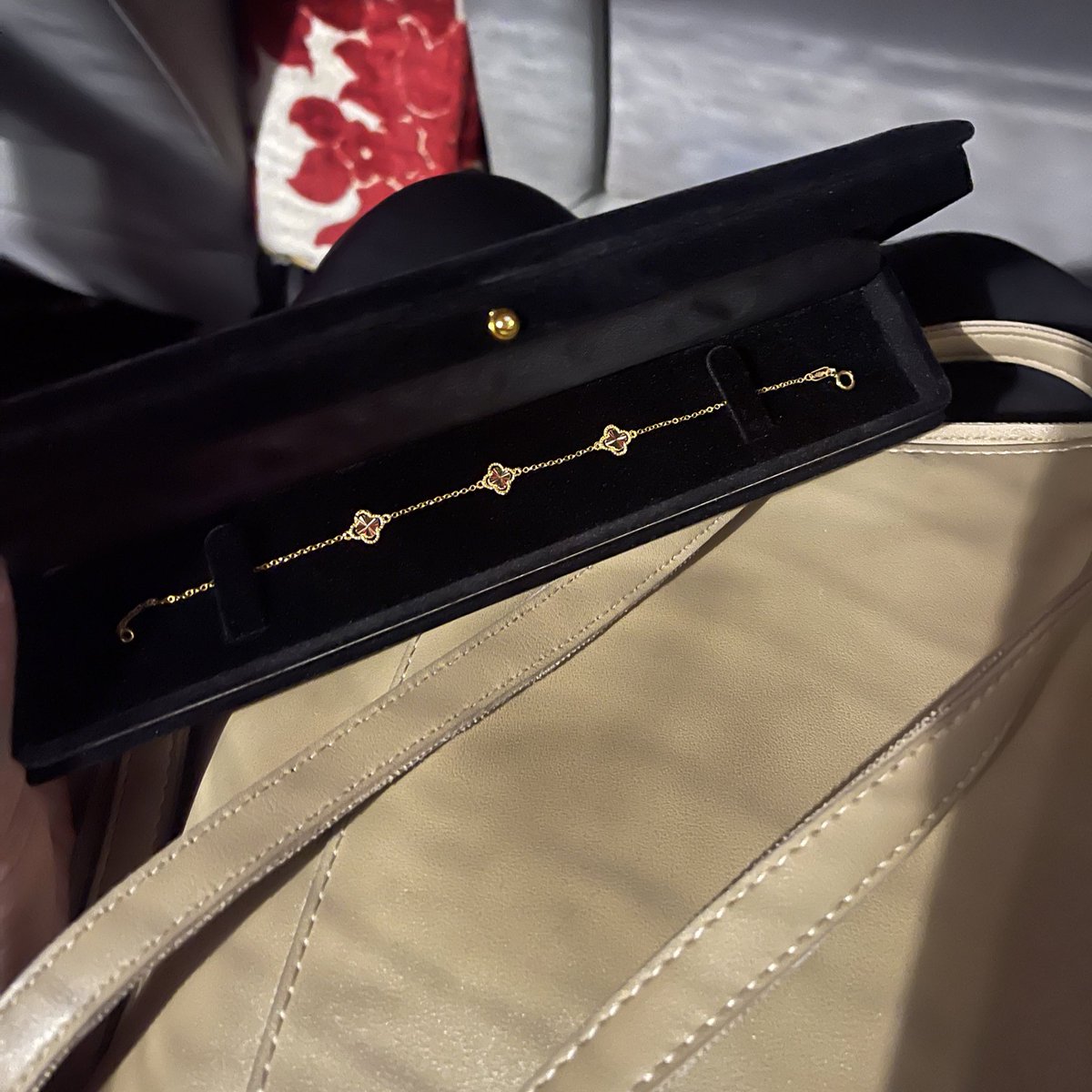 r9x_0's tweet photo. First gift 🤍. https://t.co/GEwh9z7Xqy