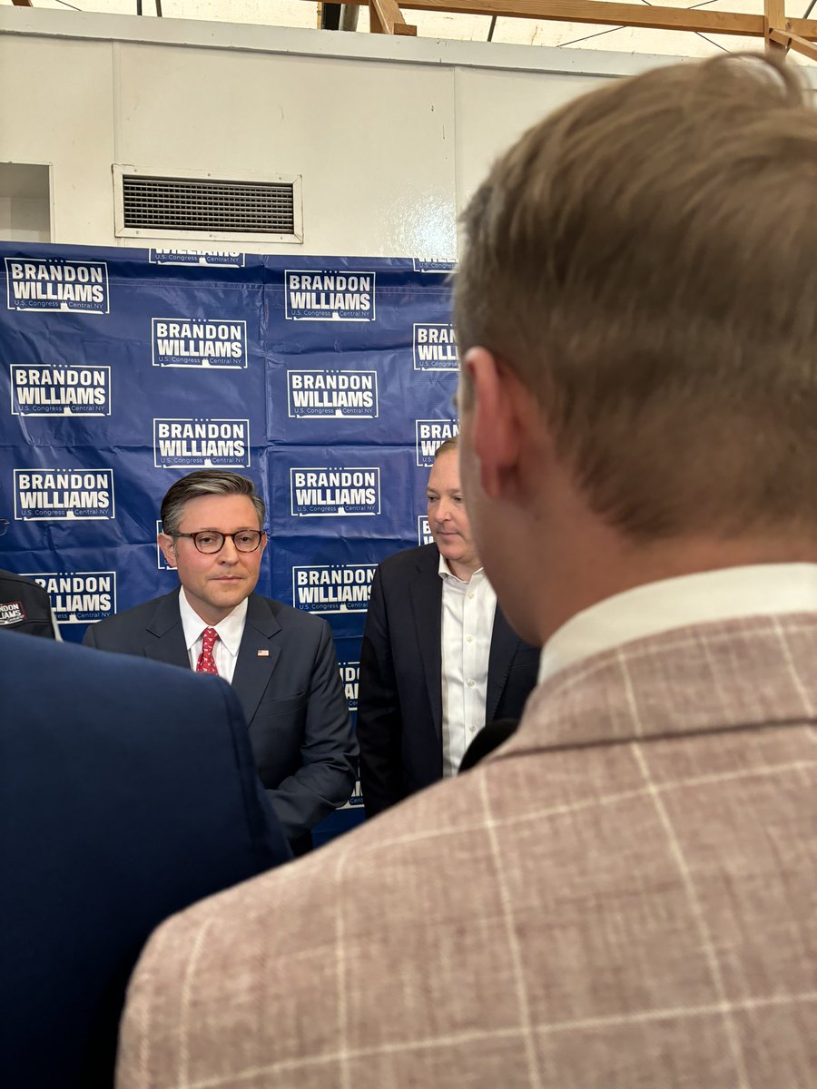 lukeradel's tweet image. For the record, this is how close I was to @SpeakerJohnson when he “misheard” my question for @CitrusTVNews.