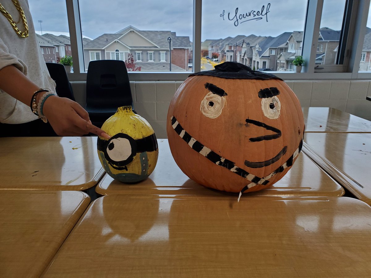 Erin Thomas tweet media