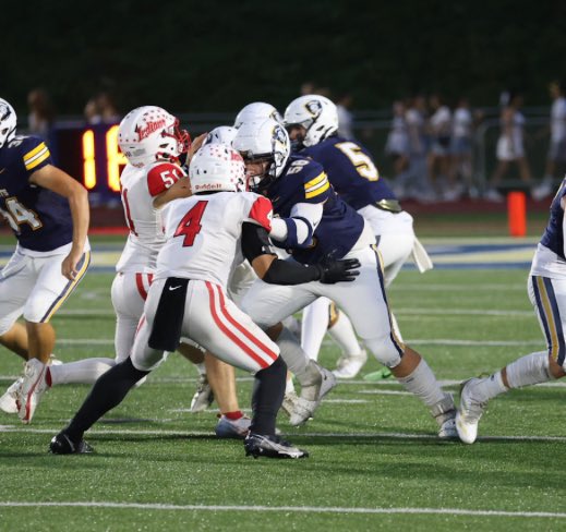 Sebass5858's tweet photo. ‼️Sophomore Year Film‼️
6’1 240 
Class of 2027
OL/DL

@NorwinFB 

https://t.co/mr9xkw4DAb https://t.co/jrwKvYuOkk