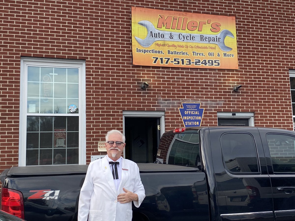 billyzeigler's tweet photo. Another fun Halloween/Birthday in the books! Thanks everyone for the birthday wishes! The Colonel made his appearance! #KFC #colonel sanders #chicken https://t.co/OU9Lv4Qmb4