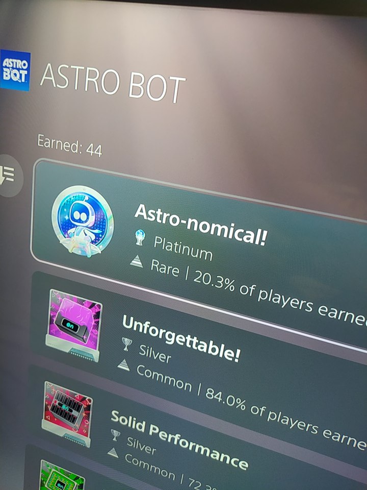 efeporvolver's tweet photo. Anoche me pasé el último nivel de #AtroBot y hoy saqué el resto de trofeos para el platino.
Juegazo. https://t.co/b8MpWfRqSH