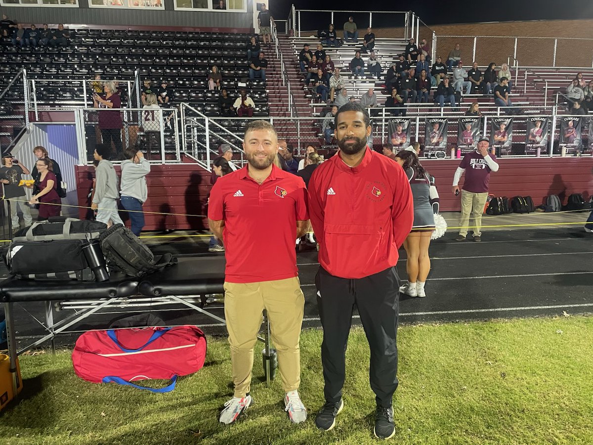 UofLHealth's tweet photo. 🏈🩺UofL Health – Sports Medicine is ready for another week of Friday night football! A special shoutout to our team working with @ManualAthletics as they head into tonight’s big rivalry game against Male! https://t.co/zkVW8cDXfq