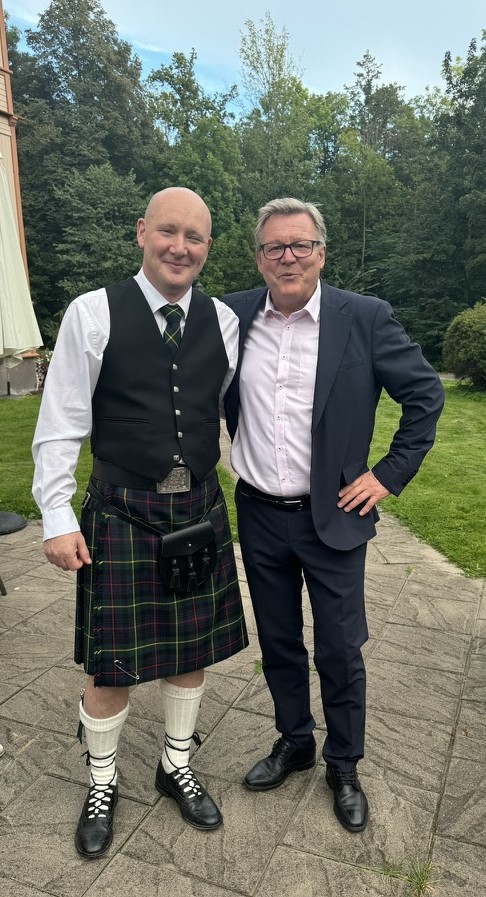 poLightASA's tweet photo. We are driving #tunableoptics innovation with the team at our Oxford, #UK R&D office, advancing #TLens® and #TWedge® applications. Plus, EMEA biz dev + tech support in the UK brings 20+ years of expertise, delivering growth. Together, we are shaping the tunable optics future! https://t.co/BEuuUlqx9x
