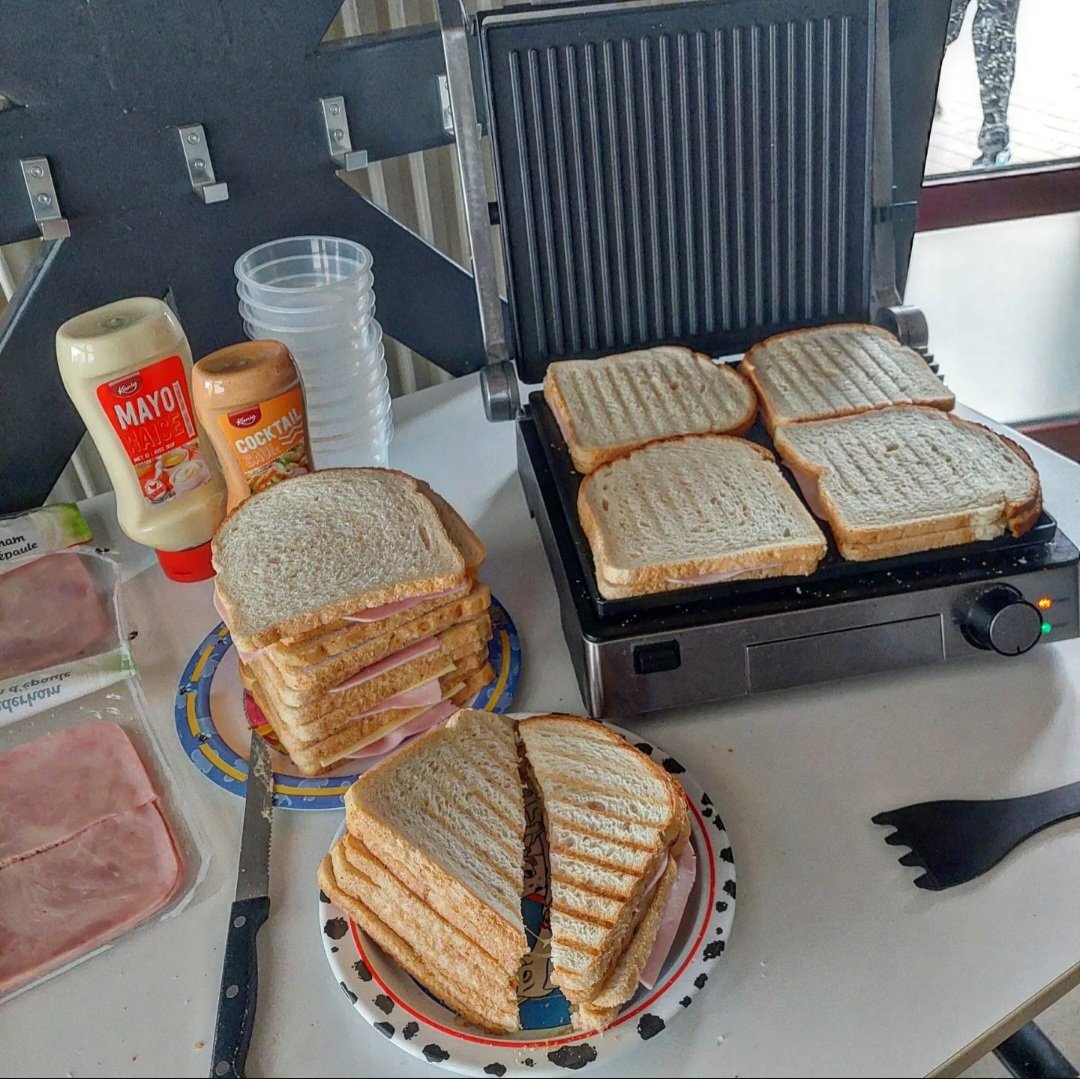 dekleine1891's tweet image. Traktatie met croque-monsieurs voor m'n verjaardag.

#Monitorlife
#Pelican
#Monitor #BuitensportMonitor #Moni
#Traktatie #Verjaardag
#Treat #Birthday
#Croque #CroqueMonsieur
#Croques #CroqueMonsieurs