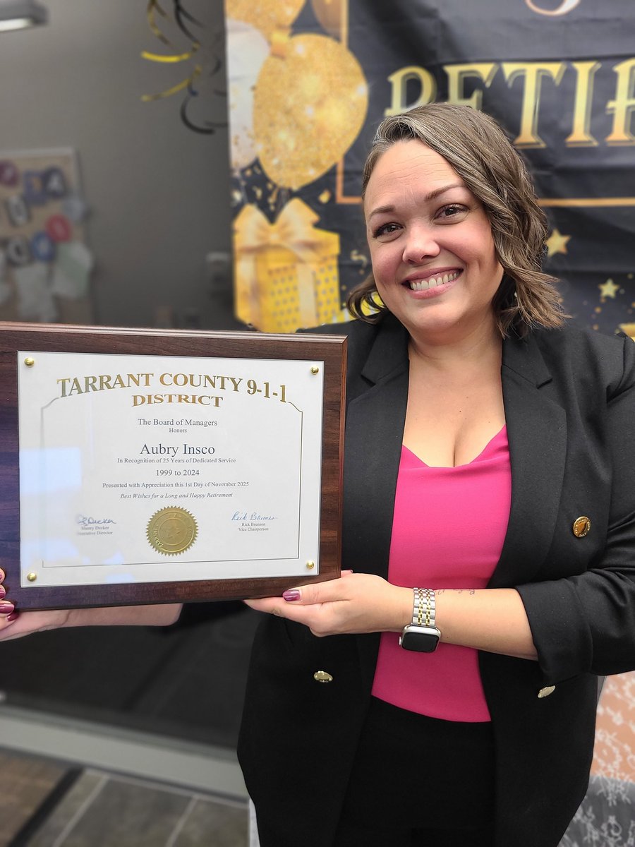 tarrant911dist's tweet image. 🌟 Congratulations to Aubry, the @GrandPrairiePD 911 Manager, on your retirement today! 🎉 Your hard work and commitment have truly made a difference in the community. We wish you all the luck in your new adventure ahead!  #Retirement #NewBeginnings #911dispatcher