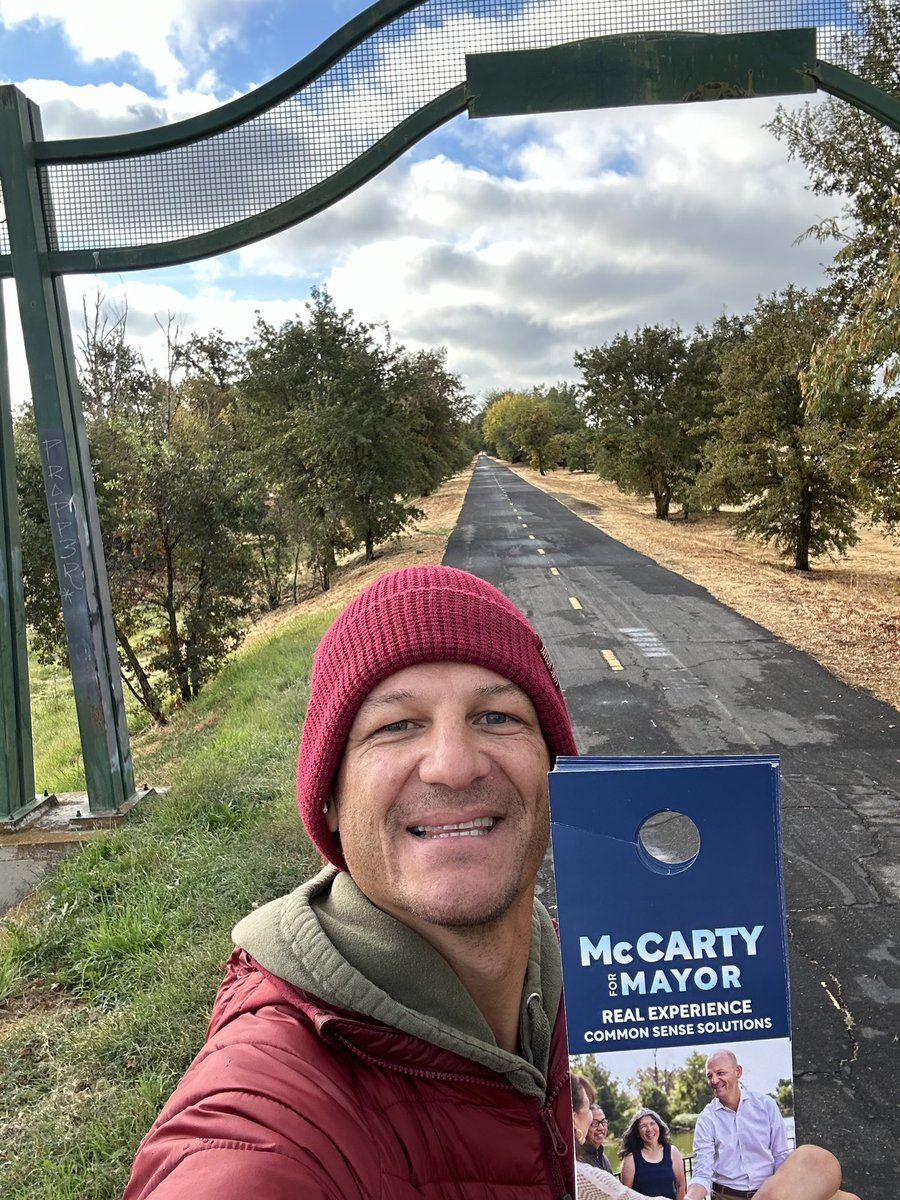 Had an early morning dropping door hangers in Robla. Reminds me that Sacramento is very diverse not only in its people but in its landscapes as well. Proud to be a lifelong Sacramentan running for mayor of the city I love. Join us at: mobilize.us/mccartyformayo…