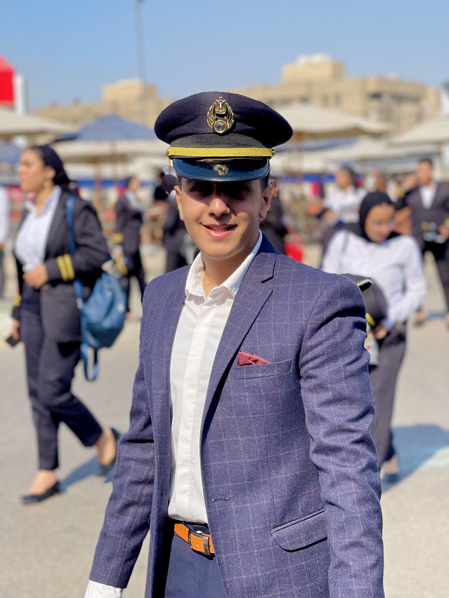 مبلفتش النظر بس كل العيون علياا ✨❤️