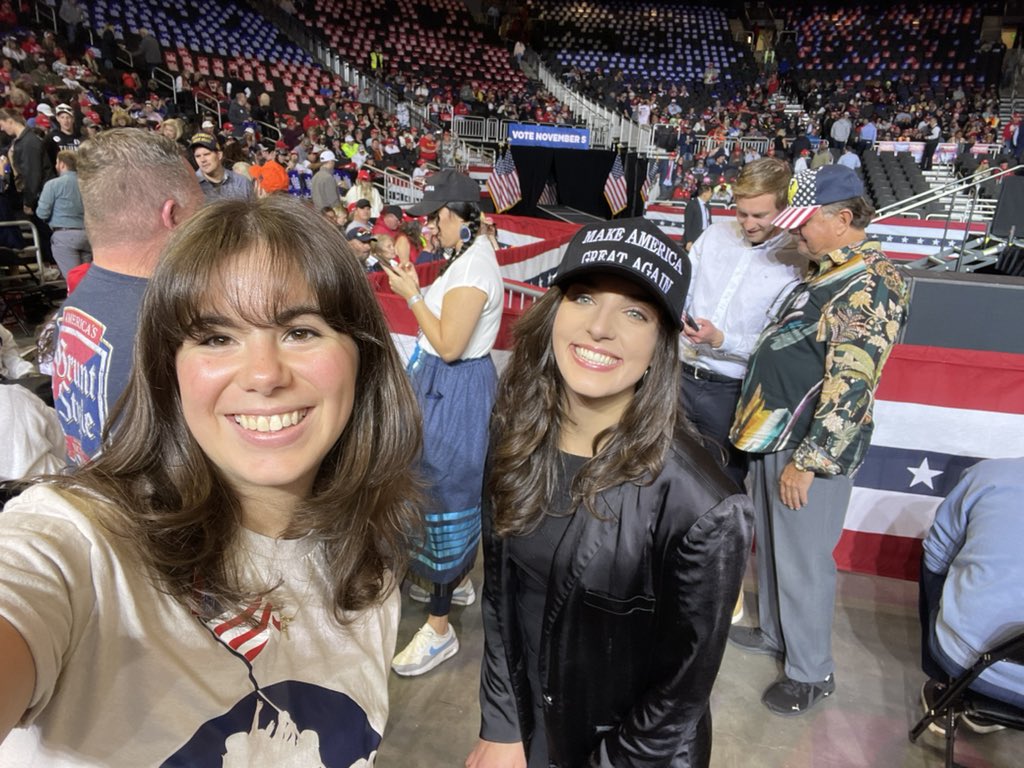 alyssa_rinelli's tweet image. Pretty Wisconsin girls vote for Trump #MAGA #MAHA