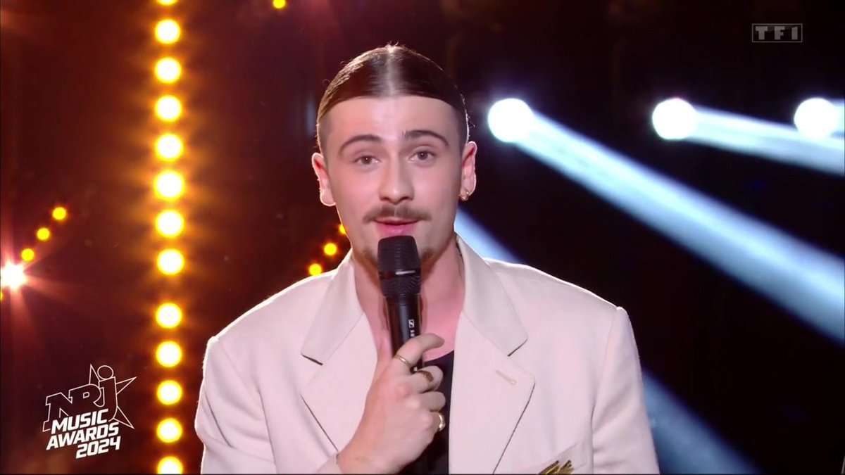 purecharts's tweet photo. Un an presque jour pour jour après son entrée à la #StarAcademy, Pierre Garnier est votre Révélation francophone de l'année 🏆 #NRJMusicAwards #NMA2024 https://t.co/UXyBZXSrwJ