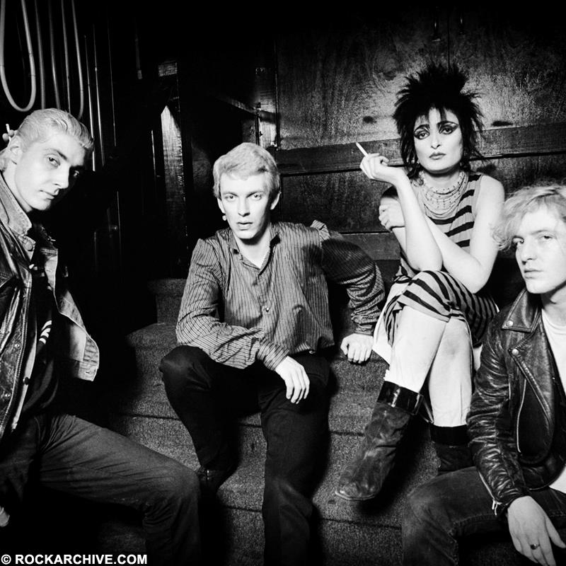 Agniesz61796740's tweet photo. #1WordFor1Music
2- Knight 

Siouxie and The Banshees 
🎶 Arabian knights 
https://t.co/Io772z7YtM https://t.co/ggK7Y0XYMC