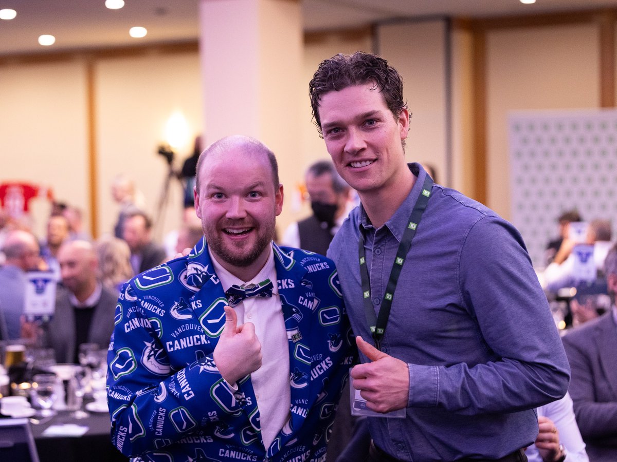 canucksautism's tweet photo. The stars were out at #CANProAm Luncheon! ๐คฉ
Attendees heard from CAN participant Nate Keller, bid on a live auction, and witnessed a conversation with @Canucks legends #MasonRaymond, @Ryan_Kesler, and #ChrisHiggins!
๐ Presented by @bmgroupintl
๐ Sponsored by @TD_Canada https://t.co/i5IvtvkREE