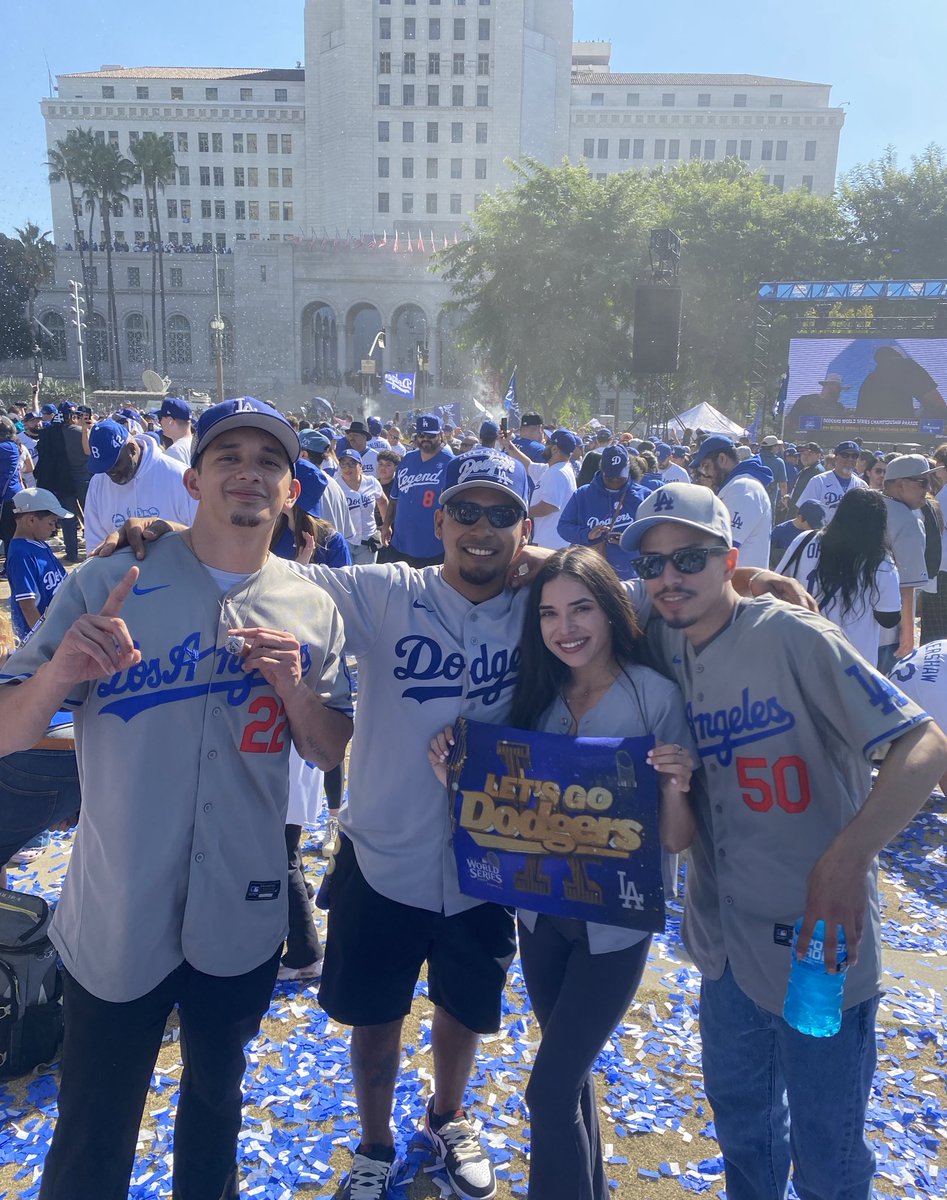 Back 2 Back World Series champs 💙⚾️ tweet media