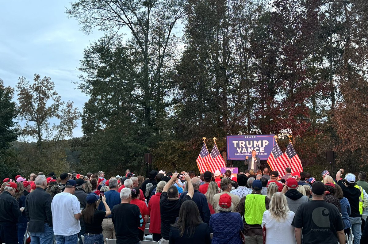 hopemoreland_'s tweet photo. @EricTrump delivering remarks in Douglasville, Georgia! 🇺🇸

The Peach State is ready to Get Out the Vote and deliver a victory for President Trump in just 4 DAYS! https://t.co/Id4gE1aLoP