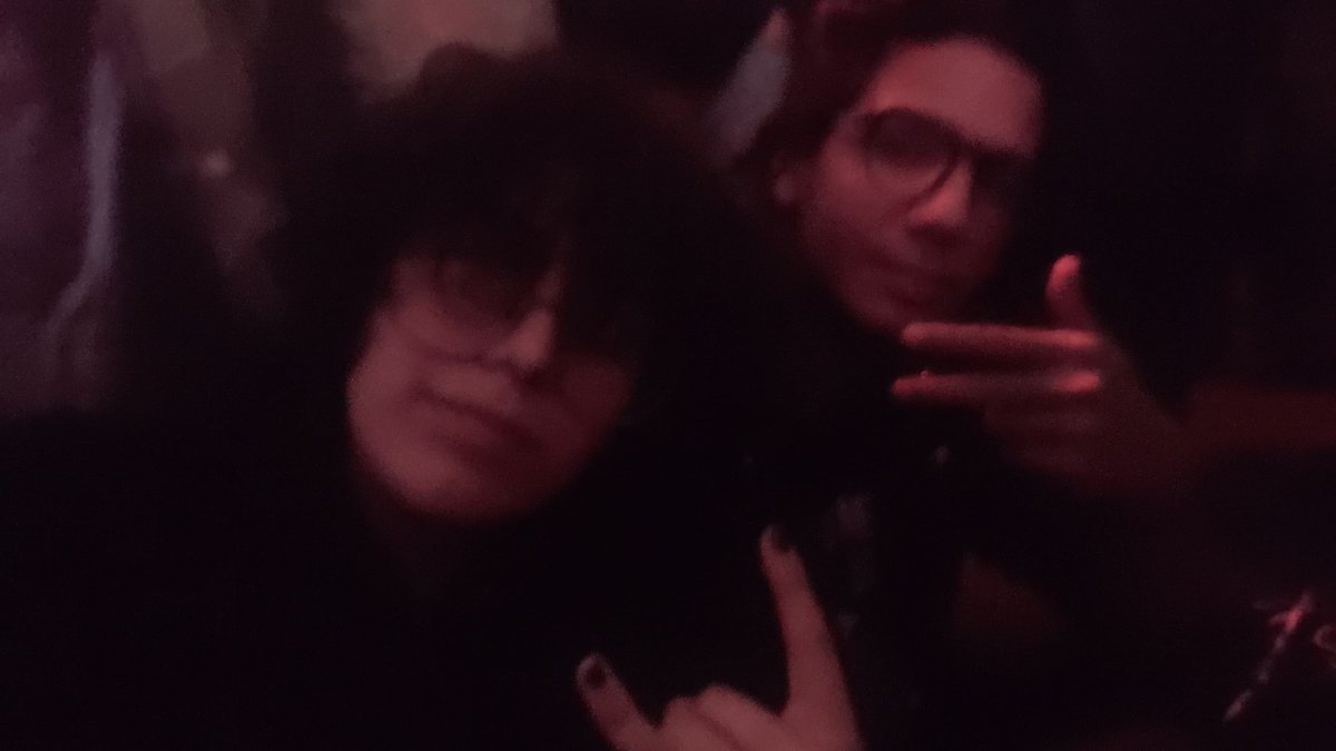 oiMittens's tweet image. Muito obrigado @Profitz14 por causa de vc eu conheci @DeXobas e os outros arrombados da segunda foto (@ExiledNang e @BsWasBanned), puta efeito borboleta bizarro, se tu não tivesse postado aquele um vídeo reagindo ao Dx eu nunca se quer teria ido pra Knotfest e conhecido+++