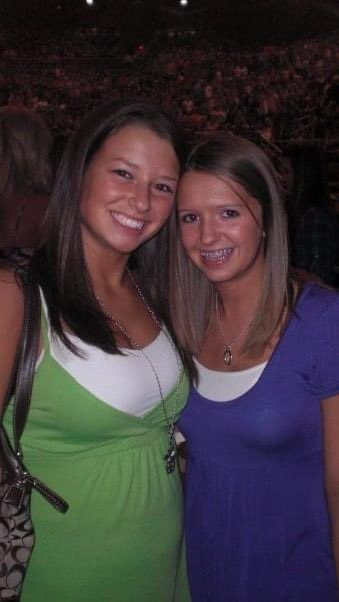 codiemarie4's tweet photo. @erastourticks @LucasOilStadium @taylorswift13 Would love to go. I lost to Ticketmaster again today, 2 different times 😫 here’s a pic from Evansville 2009 for a happy memory (though slightly embarrassing LOL) https://t.co/4Zq8gOU7Ga