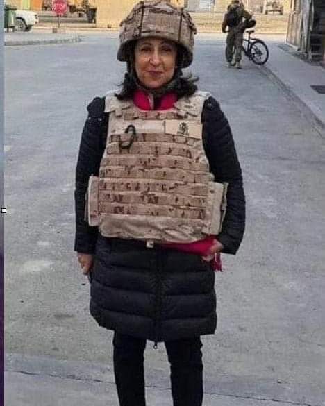 billkilgore_'s tweet photo. @CaadeOKC Esto está al mando del ejército español. Tu profesora de lengua de 2° de la eso. Una urraca con peluca que te explicaba la sintaxis echándote un aliento que haría vomitar a un buitre. Que Dios nos guarde https://t.co/QyitMVkb4T