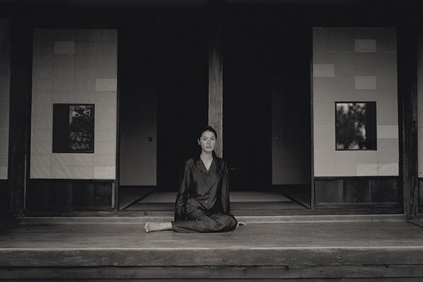 【実行委員によるプログラム紹介】
『#幻の光 』
自死は本人も哀れだが、残されたものにとって答えのない問いで苦しむことになる残酷なものだ。苦しい問いから解放されるには、永い時の流れと能登の厳しい自然の中で送る日常生活と教えて呉れた。（勝）

🎫チケットはこちらから👇