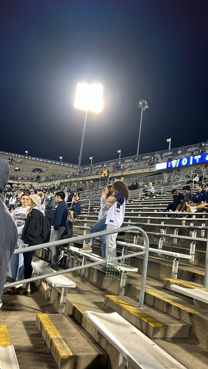 fuzzypotato99's tweet photo. @SickosCommittee student section is turnt up🔥🔥🔥🔥🔥 https://t.co/pCCFSguVrz
