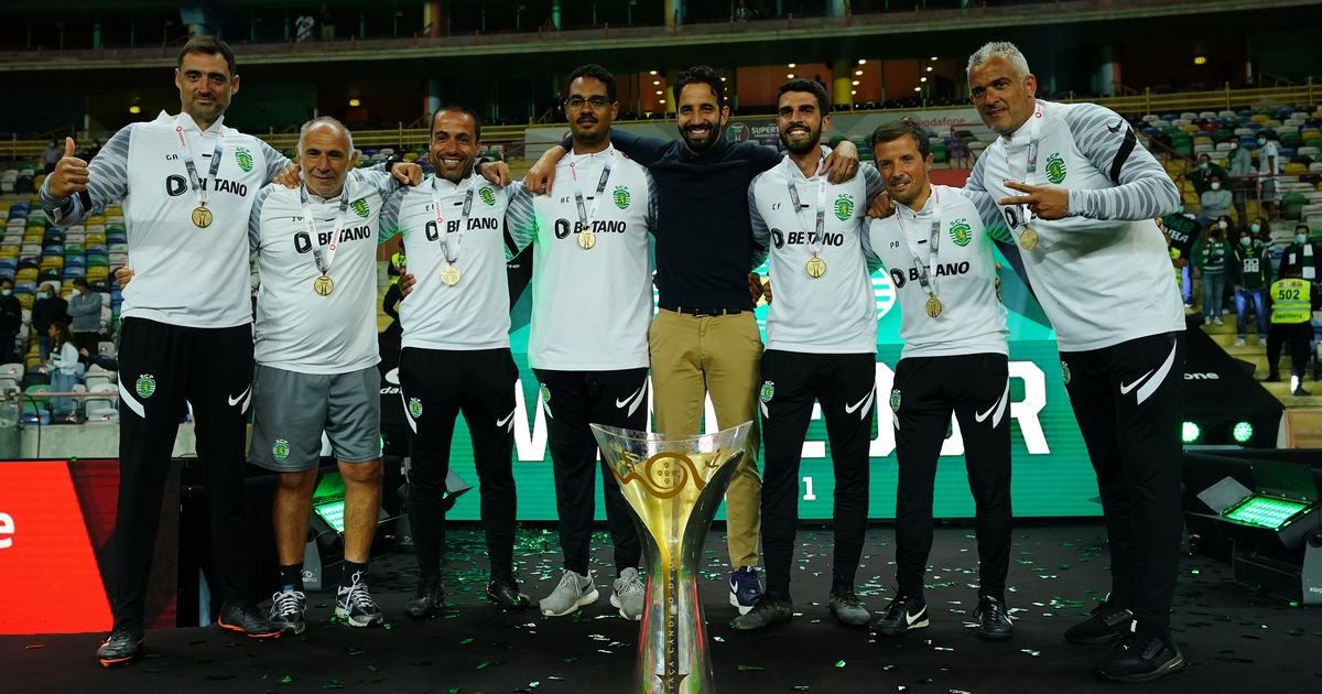 🚨 Rúben Amorim: "I'm going to take my coaching staff with me. We've been together since Casa Pia. It was one of the conditions." [<a href="/PortuGoal1/">Tom Kundert</a>] #mufc