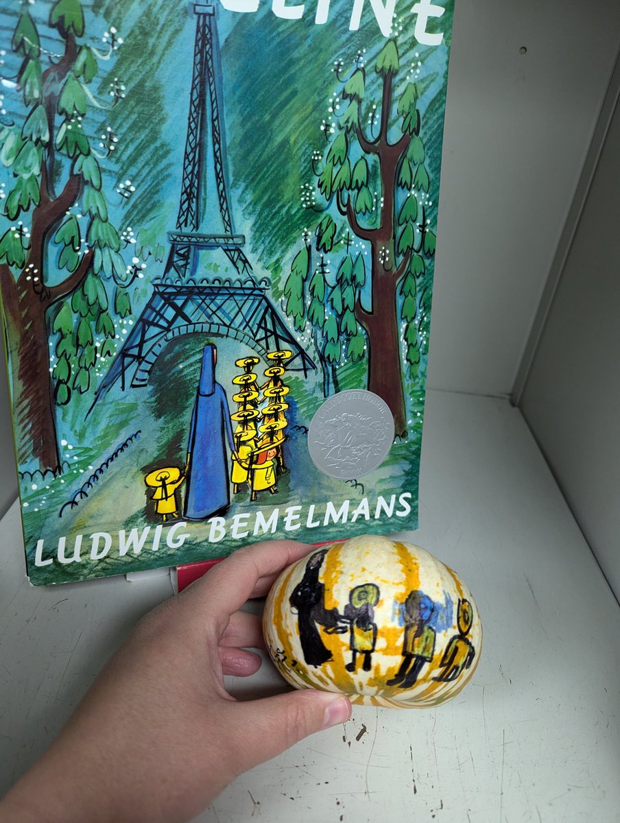 MsBarringtonCG's tweet image. Our literacy inspired pumpkins! Students selected a book or books and decorated their pumpkins to match @ChristinaGFMPSD @FMPSD #iteachthird #readersareleaders #readreadread #halloweenfun #grade3istheplacetobe
