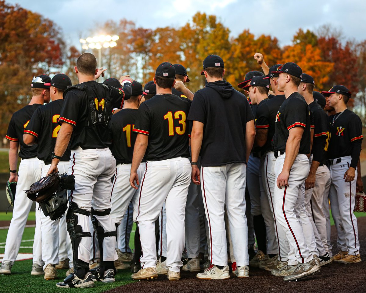VMIbaseco's tweet photo. Friday Night Lights⭐️

#RahVaMil | #VMIBaseCo https://t.co/wR9n32uZcH