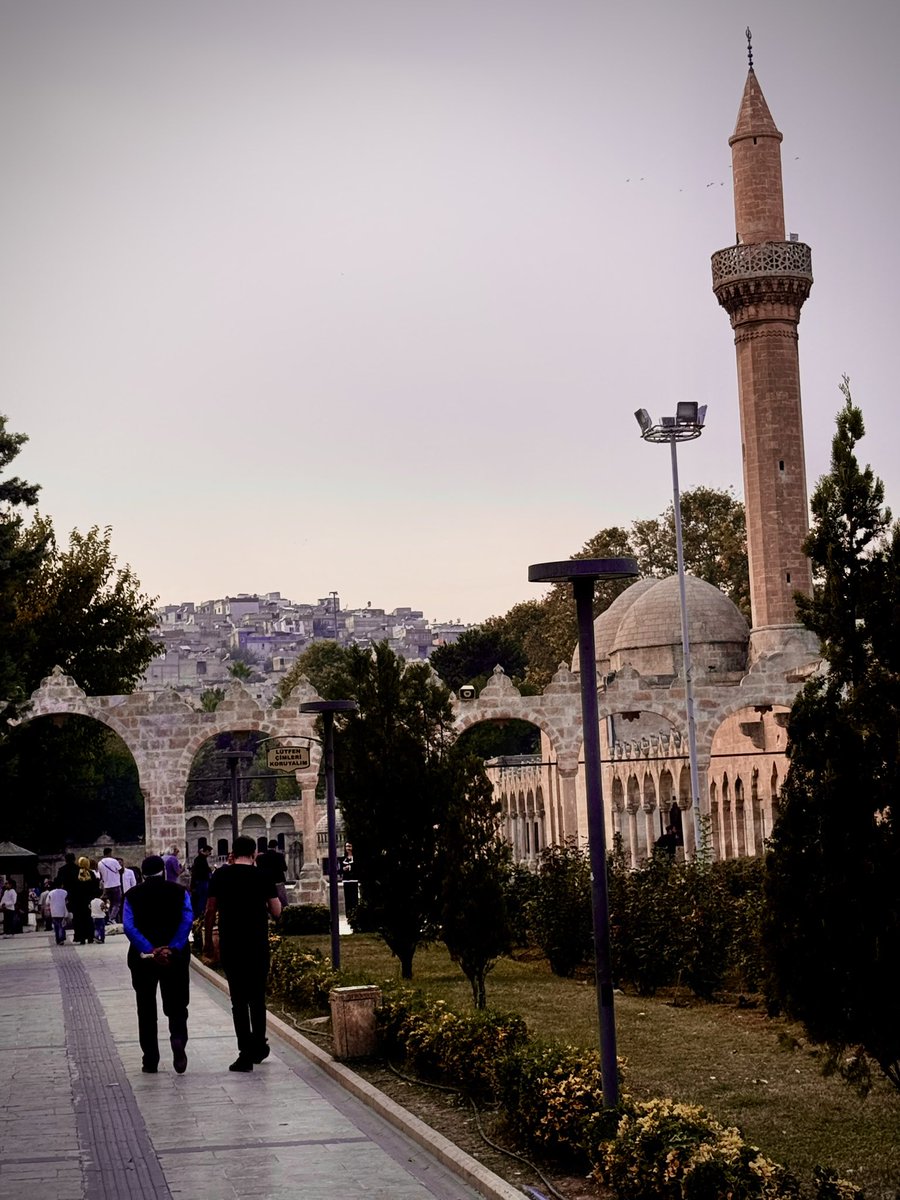 ridvanadede's tweet photo. @edebiyatcephesi Şanlıurfa Balıklıgöl de benden gelsin☺️ https://t.co/6LsKhdXyUY
