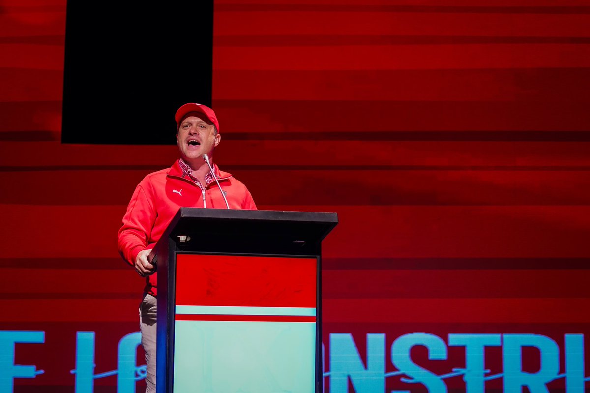 “Los grandes solo nos parecen grandes porque estamos de rodillas. ¡Levantémonos!” – Élisée Loustalot

Estoy absolutamente convencido de que Colombia 🇨🇴 necesita un presidente que se parezca a su gente.🙋🏼‍♂️🚩

#ColombiaDiferente