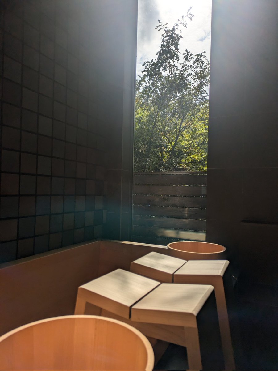 kanonstay's tweet photo. 晴れた日のロビーと風呂椅子が気持ちよさそうだったのでパチリ
11月23日キャンセルが出たので空きございます
https://t.co/9ztNSsztQW
お部屋のページからカレンダーで空き部屋確認できます✨
カフェは本日16時に早じまいさせていただきます🙇‍♀️
1日よりカフェと珈琲豆価格改定させて頂いております🙇‍♂️ https://t.co/4hJUROPqDO